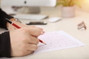Die perfekte Symbiose: Theorie und Praxis an der Handelshochschule